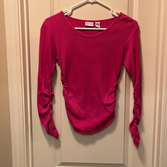 Newport News pink ruched rib knit top Size small - Picture 4 of 8